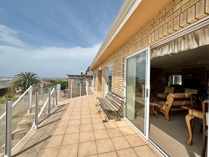 4 Bedroom Property for Sale in Stilbaai Wes Western Cape